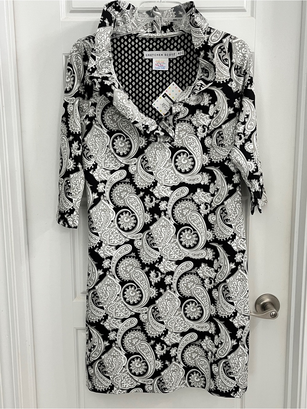 NWT Gretchen Scott Black, Gray, White Paisley Ruffle-Neck Dress | Size M